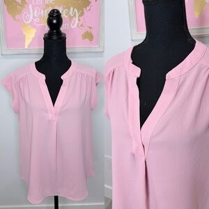 Gibson Petite V-Neck Pink Short Sleeve Blouse